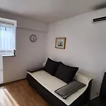 Live In شقة سبليت