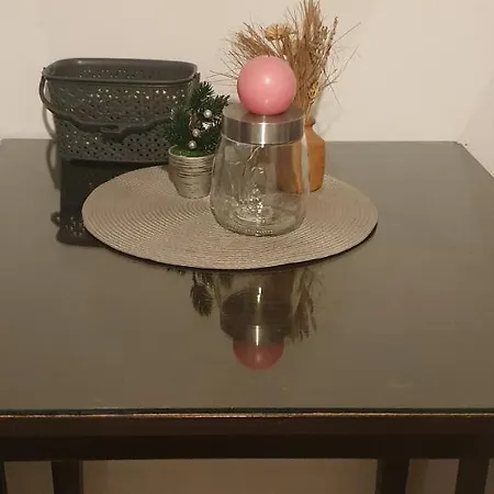 Live In Apartment Split