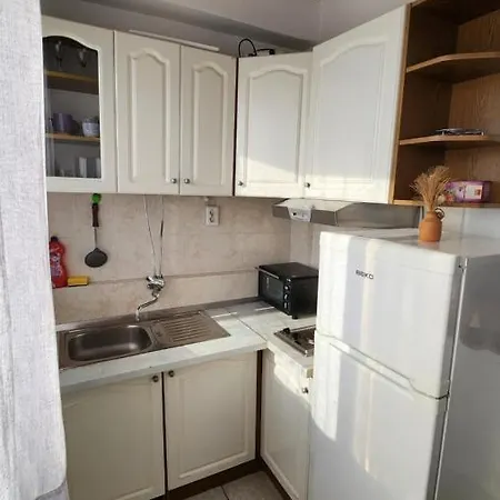 Apartman Live In *
